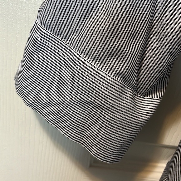 Women's Ellen Tracy Button-Down Blouse Office Shirt 3/4 Sleeve Striped Business - Picture 3 of 7